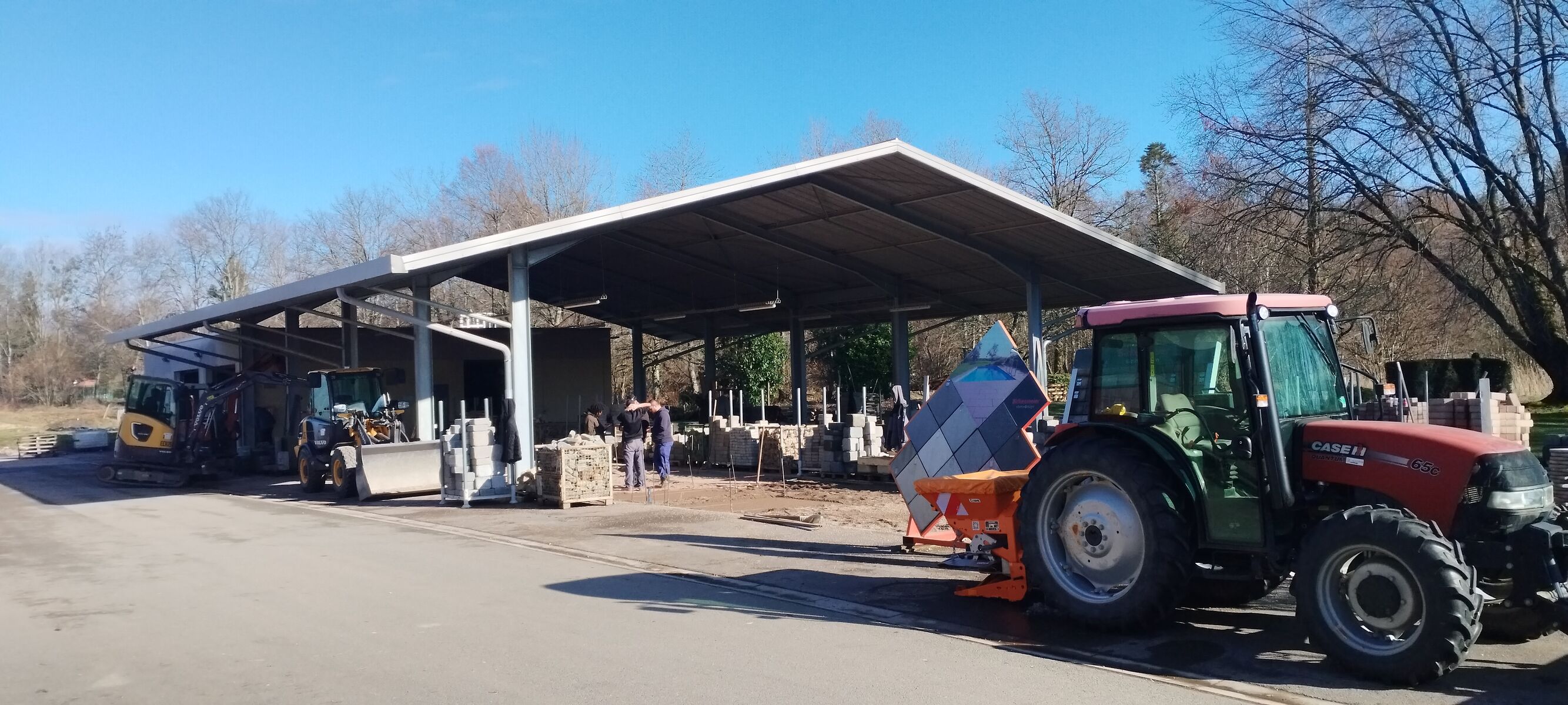 Plateau technique aménagements paysagers